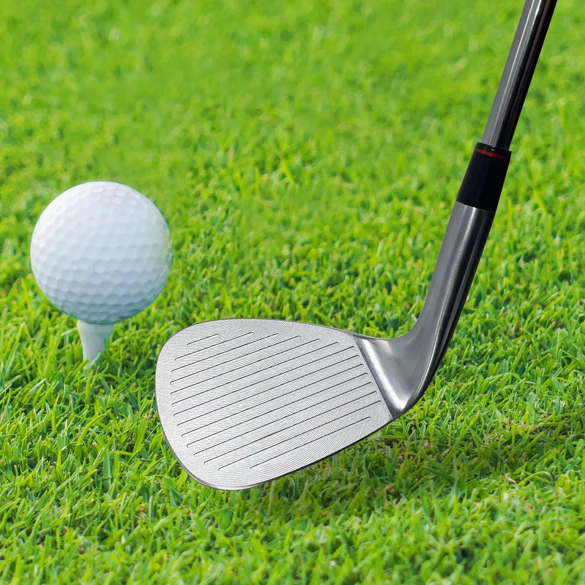 YAMATO Eagle Wedge Head and Ball on Grass ā Realistic Play Scenario